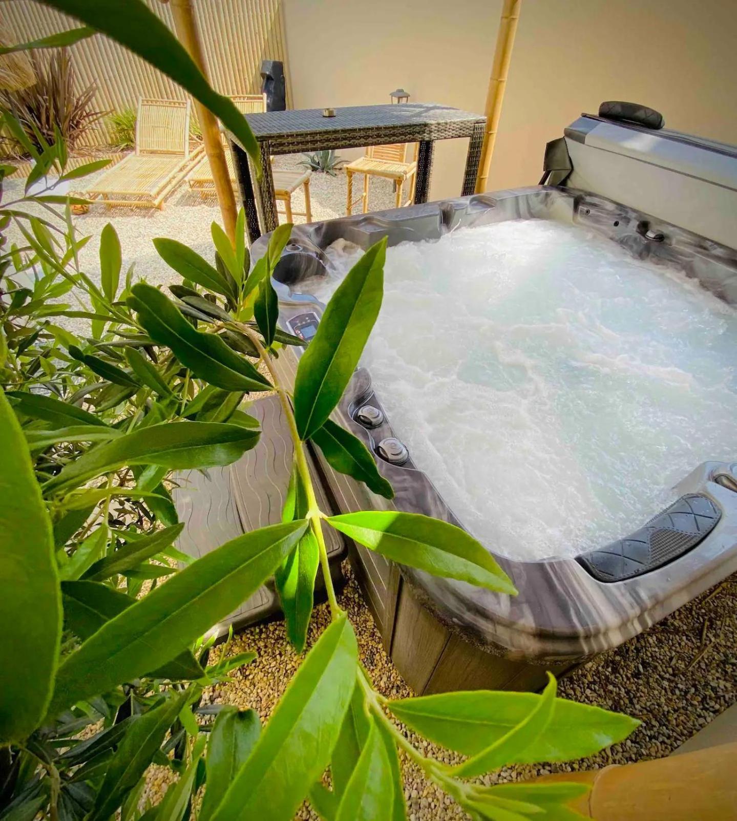 L'Etincelle Villa Saint-Martin-des-Entrees Luaran gambar